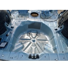 Ниша багажника запасного колеса