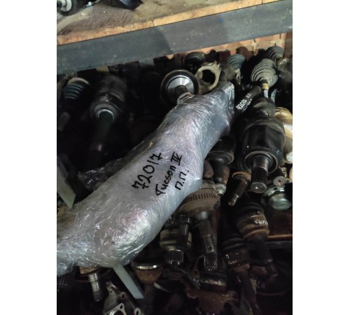 Привод (полуось) (передний, правый)