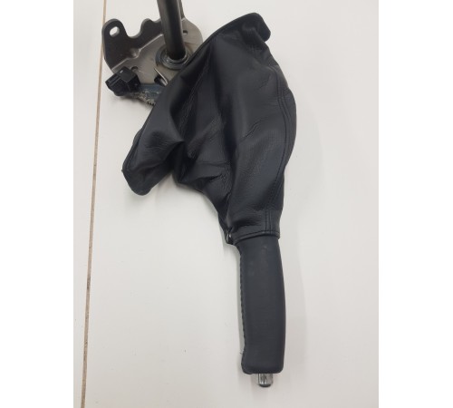 Рычаг ручного тормоза (ручник)