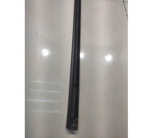 Уплотнитель стекла(передний правый наружний)