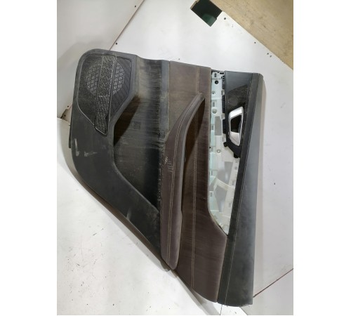 Обшивка двери задняя правая