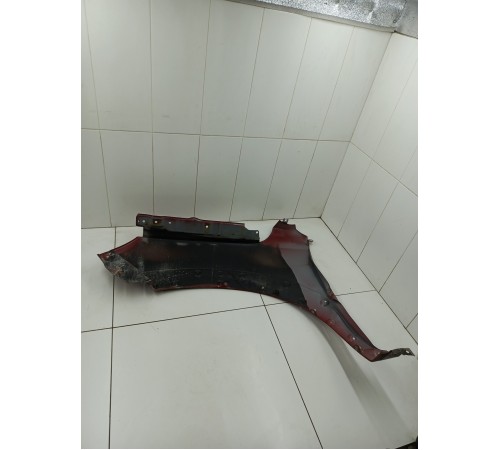 Крыло переднее правое