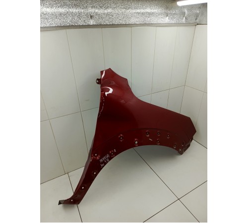 Крыло переднее правое