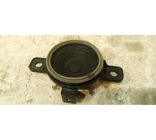 Динамик в торпеду средний левый