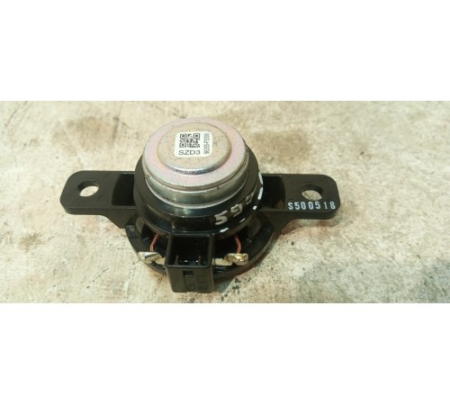 Динамик в торпеду средний левый