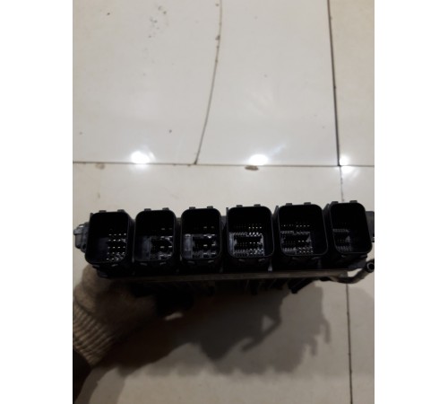 Блок управления двигателем (правый)