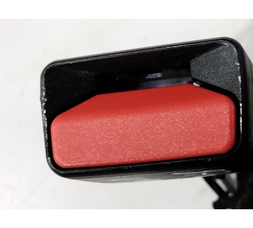 Ответная часть ремня безопасности задняя