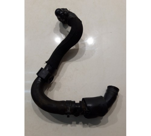 Патрубок системы охлаждения