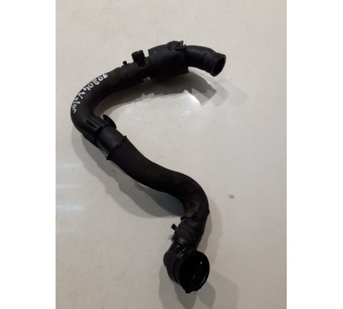 Патрубок системы охлаждения