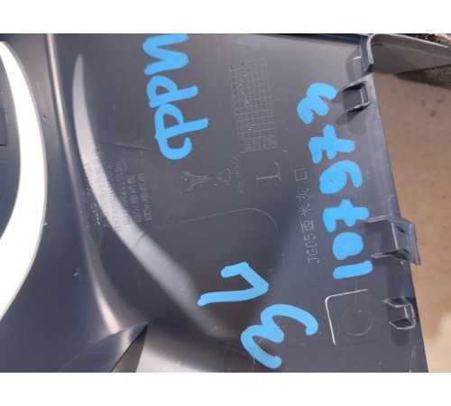 Обшивка багажника (задняя левая)