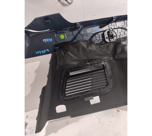 Обшивка багажника (задняя левая)