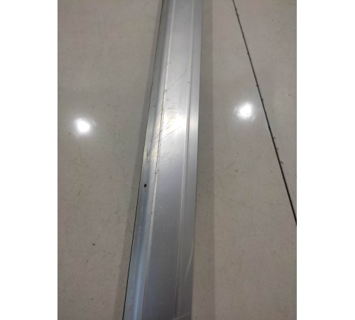 Накладка порога (передняя левая) декоративная