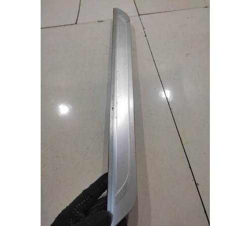 Накладка порога (передняя левая) декоративная