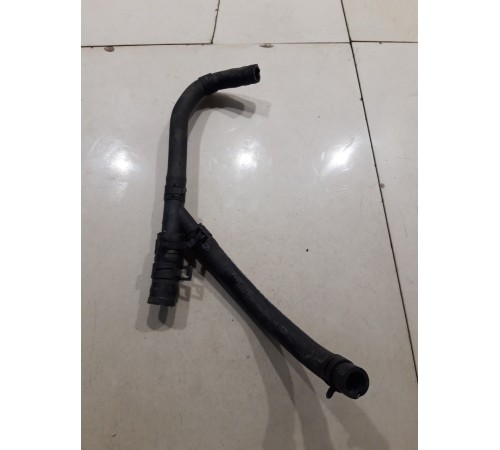 Тройник системы охлаждения с патрубками