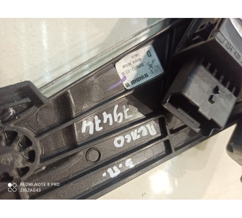 Стеклоподъёмник (задний, правый)