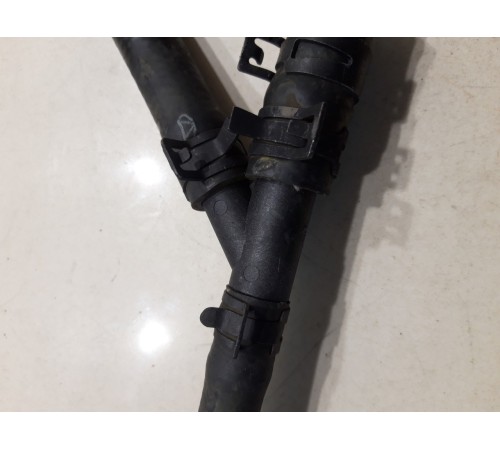 Тройник системы охлаждения с патрубками