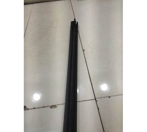 Уплотнитель стекла (передний, левый, внутренний)