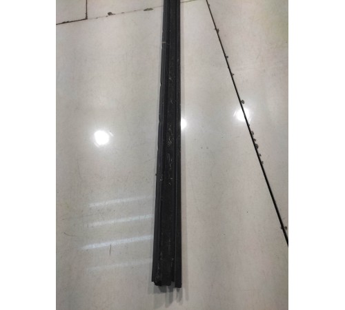 Уплотнитель стекла (передний, левый, внутренний)