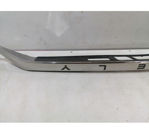 Накладка крышки багажника