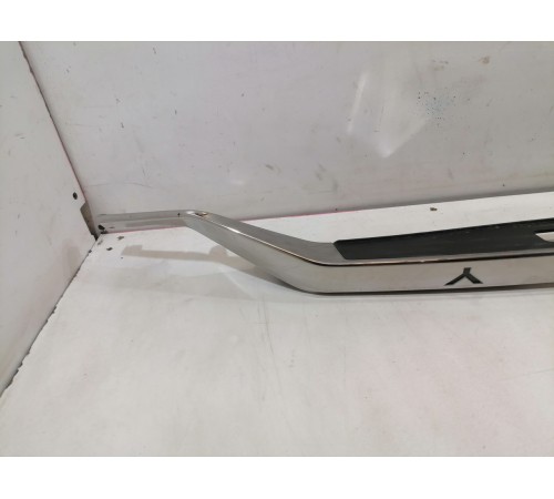 Накладка крышки багажника