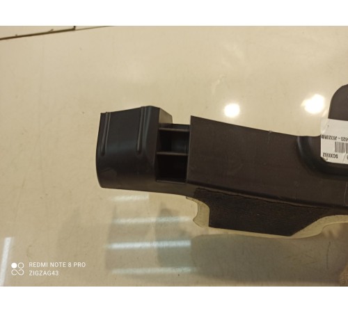 Пластик(обшивка) багажника