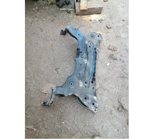 Балка подвески передняя (подрамник)