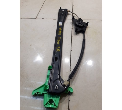 Стеклоподъёмник (задний, правый)