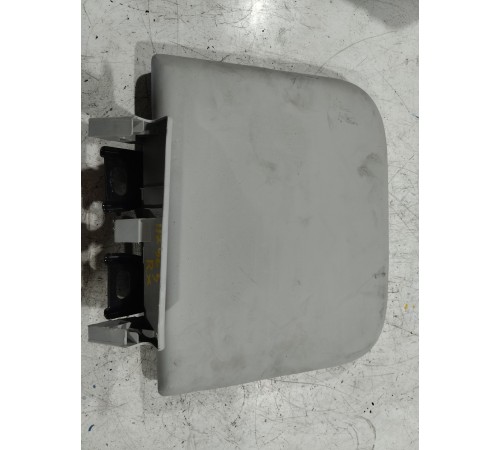 Крышка откидная ящика центральной консоли