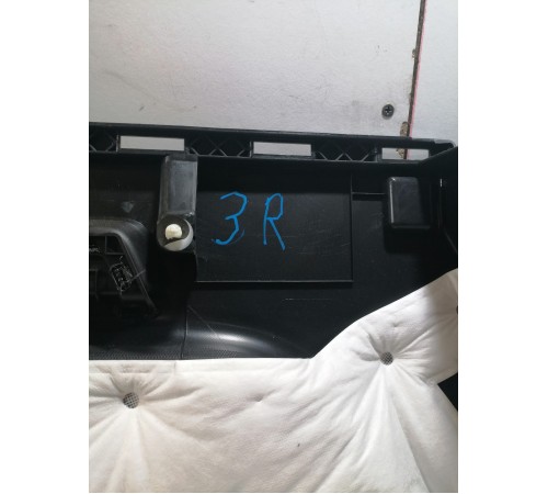 Обшивка багажника правая