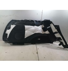 Обшивка багажника правая