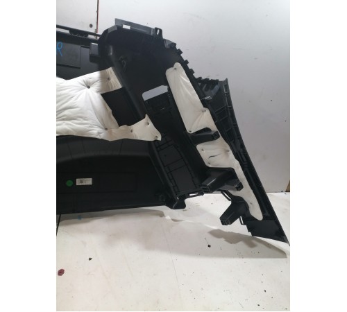 Обшивка багажника правая