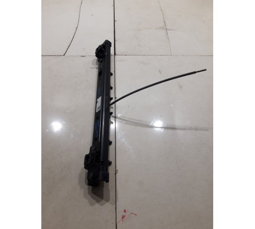 Направляющая (салазки) переднего левого сиденья правая