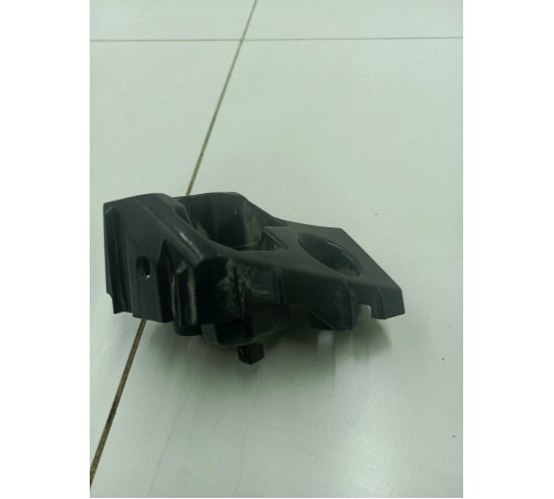 Кронштейн заднего бампера левый верхний