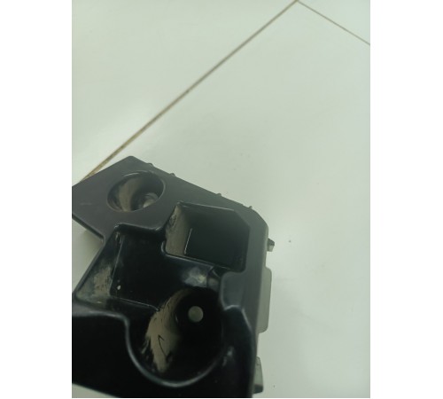 Кронштейн заднего бампера левый верхний