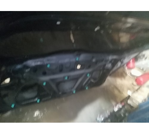 Крышка багажника со стеклом