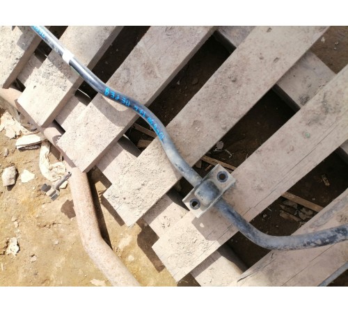 Стабилизатор передний