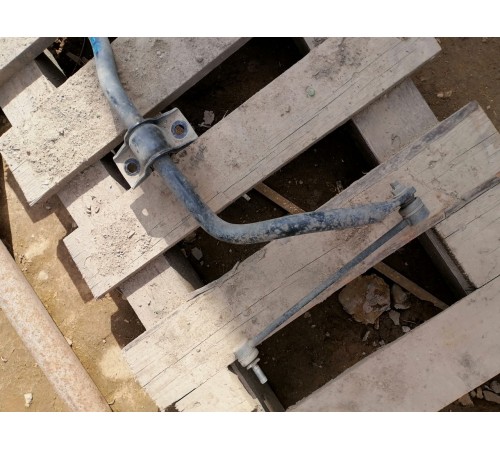 Стабилизатор передний