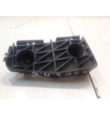 Кронштейн заднего бампера (правый верхний)