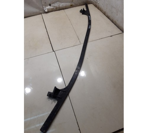 Усилитель переднего бампера нижний