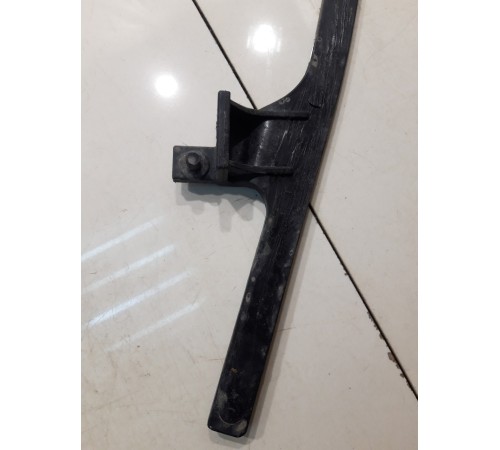 Усилитель переднего бампера нижний