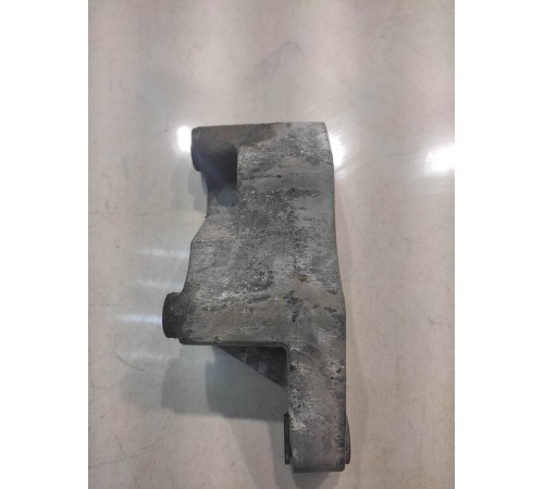 Кронштейн генератора