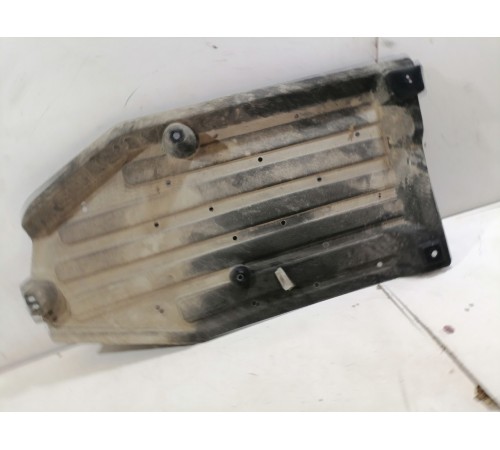 Защита антигравийная задняя левая