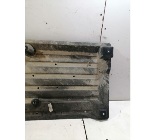 Защита антигравийная задняя левая