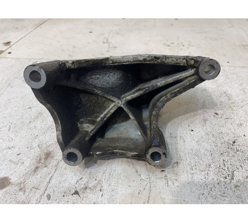 Кронштейн опоры  двигателя левый