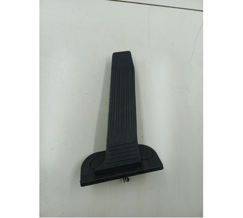 Педаль акселератора