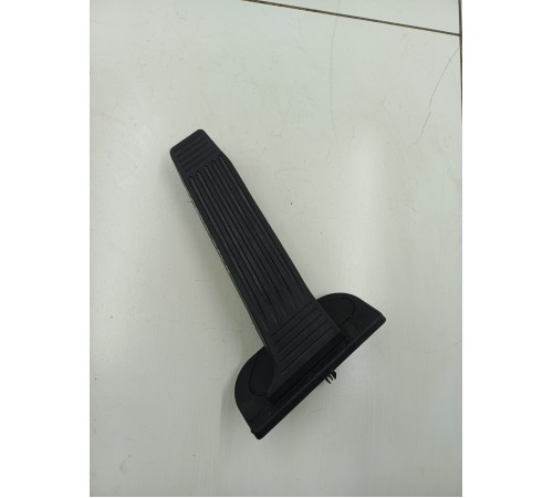 Педаль акселератора