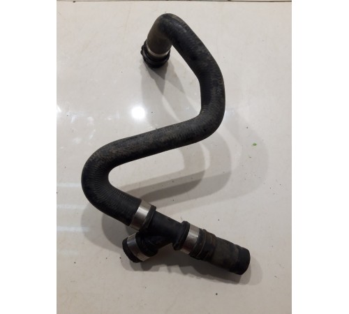 Патрубок системы охлаждения