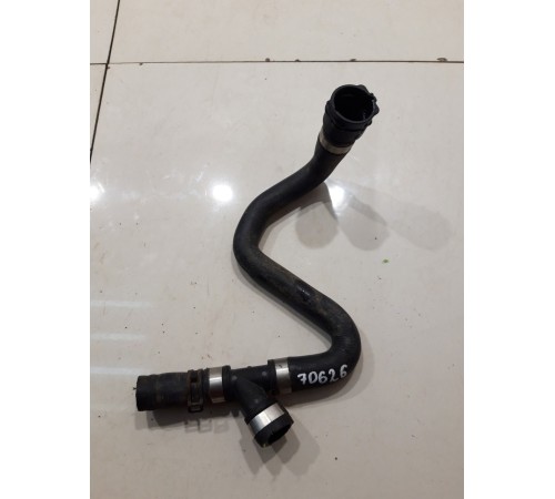 Патрубок системы охлаждения