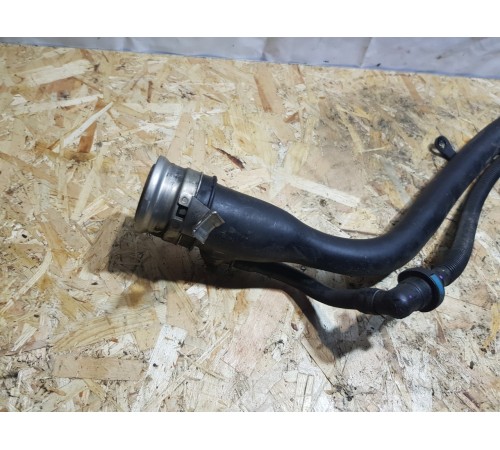 Горловина топливного бака