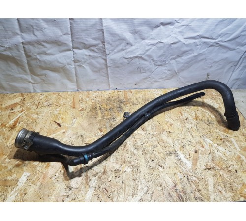 Горловина топливного бака